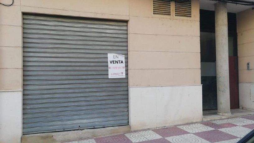 Local comercial de 647m² en calle Nou, Picassent, Valencia