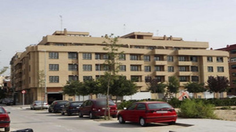 Local comercial de 184m² en calle General Prim, Burjassot, Valencia