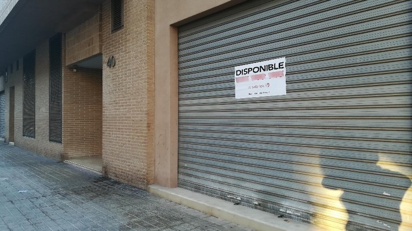 Local comercial de 96m² en calle Luis Vives, Burjassot, Valencia