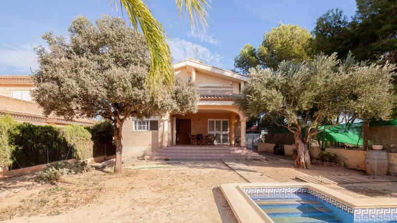 189m² Chalet on street Del Almendro, Riba-roja De Túria, Valencia