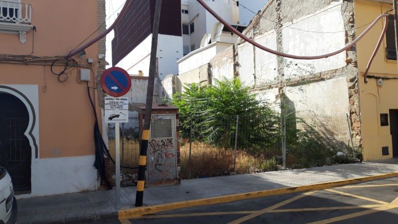 Terrain urbain de 218m² dans rue Ramon Ferrando, Paterna, Valencia