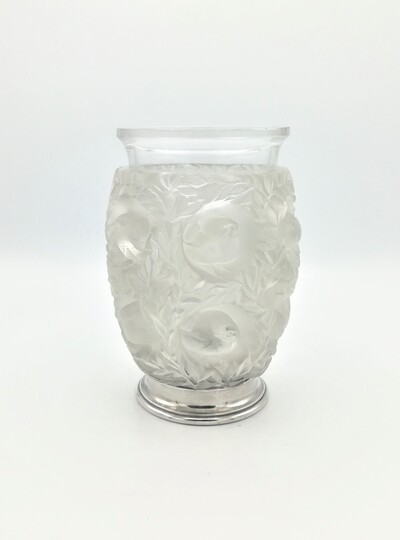 Lalique Bagatelle vase with a silver foot - Jarra Bagatelle Lalique com pé em prata