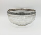 European engraved and cut glass bowl with a relief silver trim. Trim in sterling silver with a Lisbon hallmark in use after 1985., 12 x 23 cm, 20th century - séc. XX