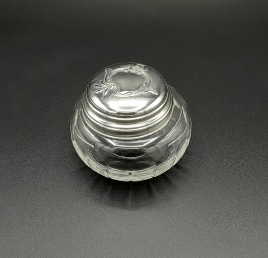 Frasco com tampa em prata - Jar with silver lid