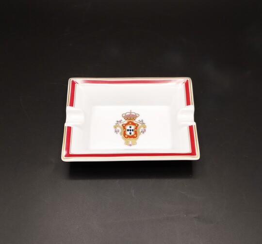Small D. Maria ashtray - Pequeno cinzeiro D. Maria