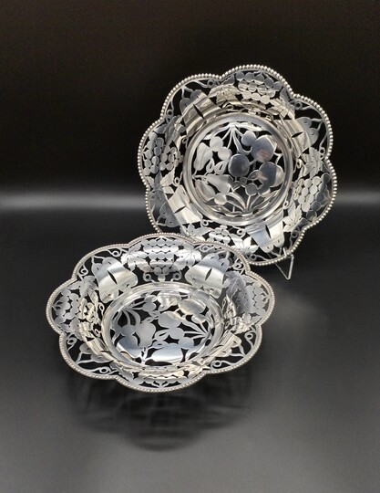 Pair of silver fruit bowls - Par de fruteiros