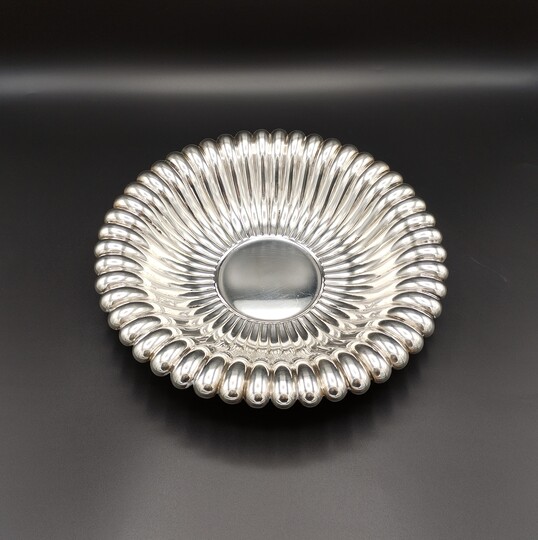 Lobed silver bowl - Taça gomada em prata