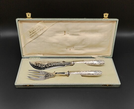 Pair of fish carving cutlery - Par de trinchantes de peixe.