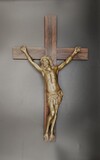 Imagem de Cristo em bronze da autoria de António Teixeira Lopes. Múltiplo. Cruz em pau-santo., 43x25,5cm, 20th century - séc. XX