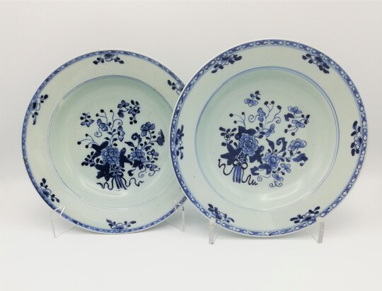 Pair of Companhia das Índias, Qianlong period plates - Par de pratos Companhia das Índias do período Qianlong II