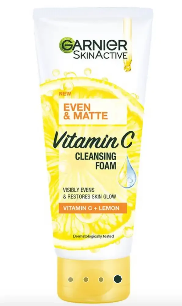 Even & Matte Vitamin C Cleansing Foam