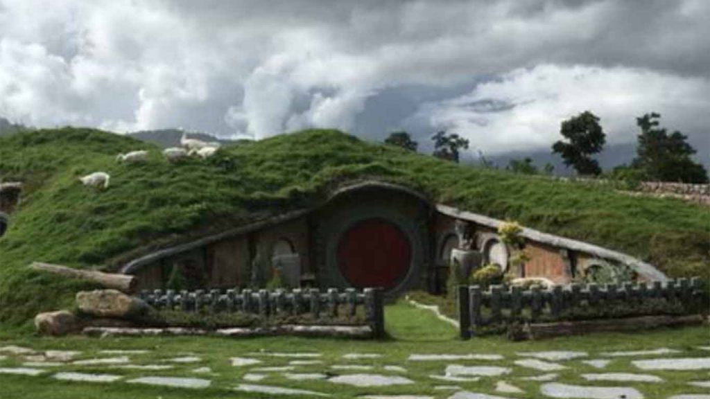 This image has an empty alt attribute; its file name is a97be525-hobbit-hill-eco-village-1024x576.jpg