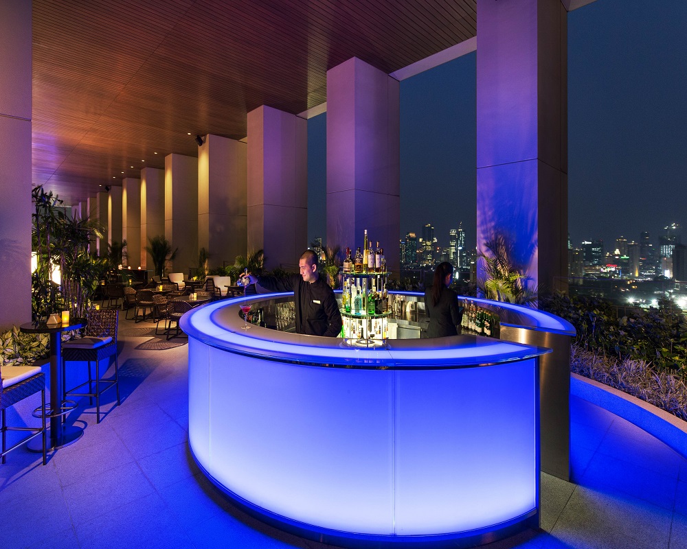 The Rooftop Bars in Jakarta with Stunning View and Cheap Drink : Fancy