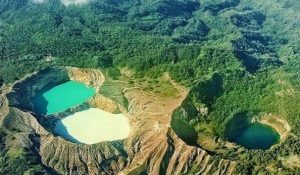 Lake Kelimutu, East Nusa Tenggara, Indonesia