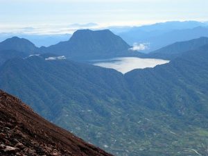 Lake Mount Tujuh