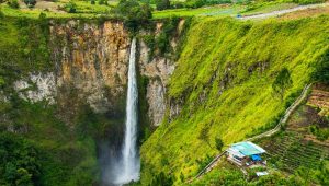 Sipiso-piso Waterfall