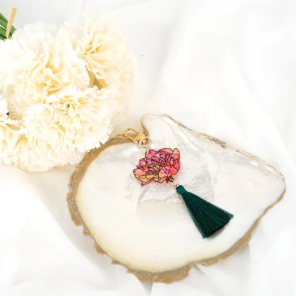 [For Someone Precious] Mother-of-Pearl Carnation Keyring