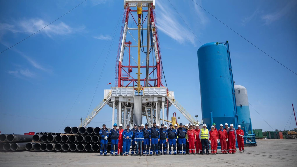 De la 5.256 de metri sub Caragele la Strâmtoarea Ormuz: Mecanismul prin care producția internă va acoperi 4% din necesarul iernii 2026 pe fondul scumpirii petrolului — NRG-IA
