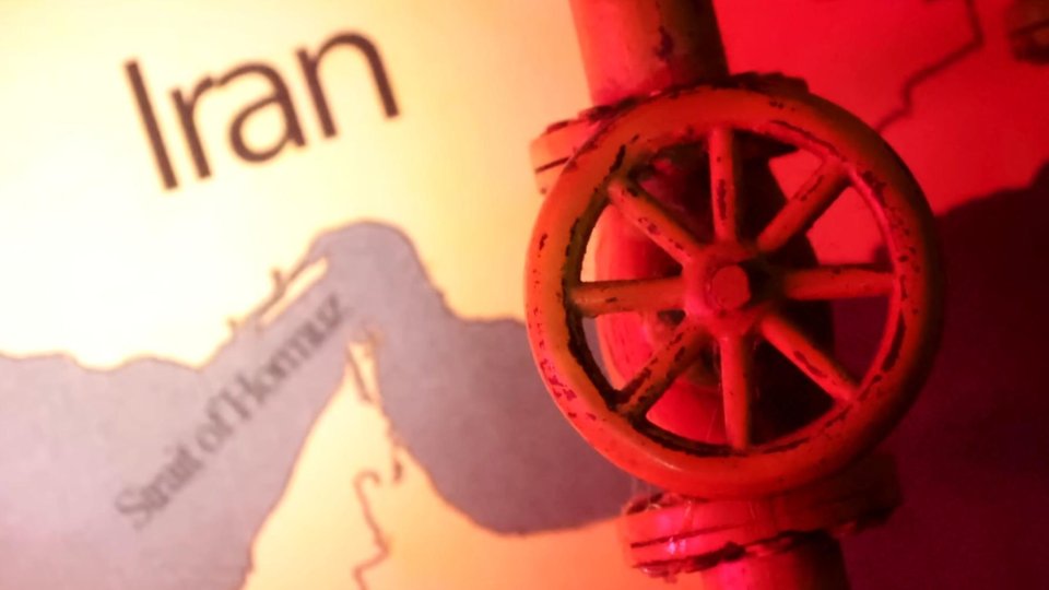 Anatomia unui blocaj global: Impactul multidimensional al crizei din Ormuz asupra fluxurilor industriale în 2026 — NRG-IA