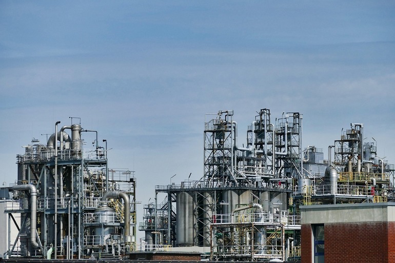 China reduce exporturile de carburanți, iar Asia rămâne tensionată pe diesel și jet fuel — NRG-IA