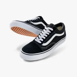 Sepatu Sneakers