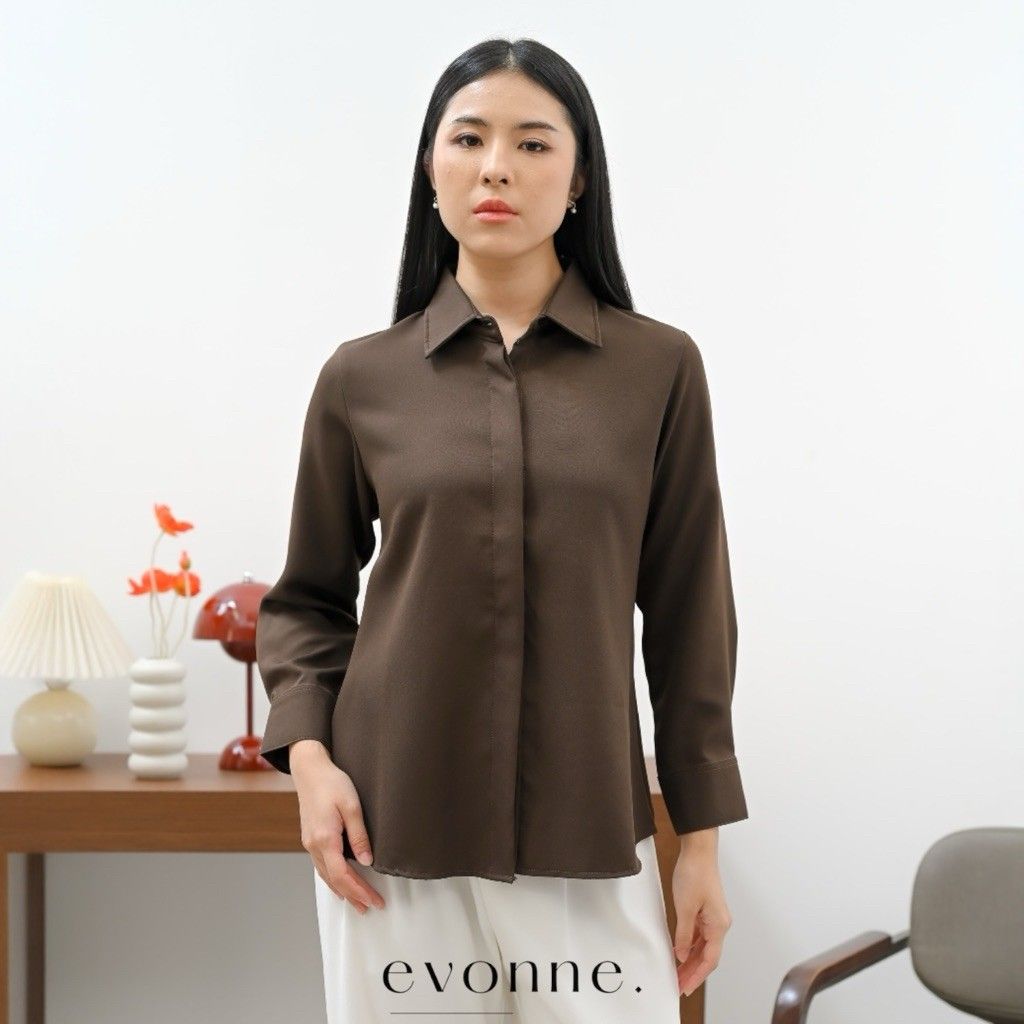 EVONNE Xara Kemeja Fitted Mewah Wanita Top Cotton Shirt Blouse Atasan Wanita Elegan Lembut Simple Oversize Chocobar L to XL
