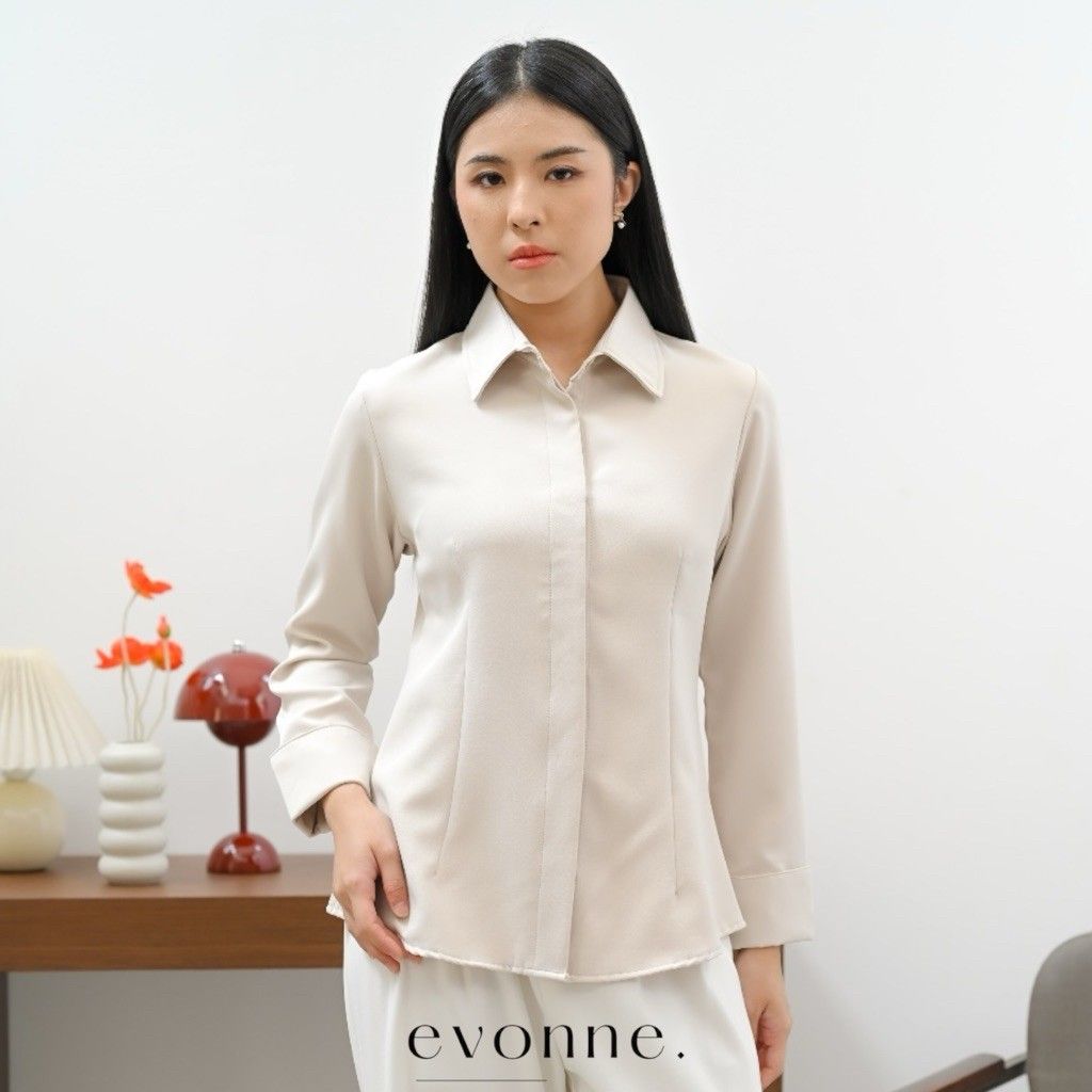 EVONNE Kara Kemeja Mewah Wanita Top Blouse Atasan Wanita Elegan Lembut Simple Beige lengan panjang L to XL