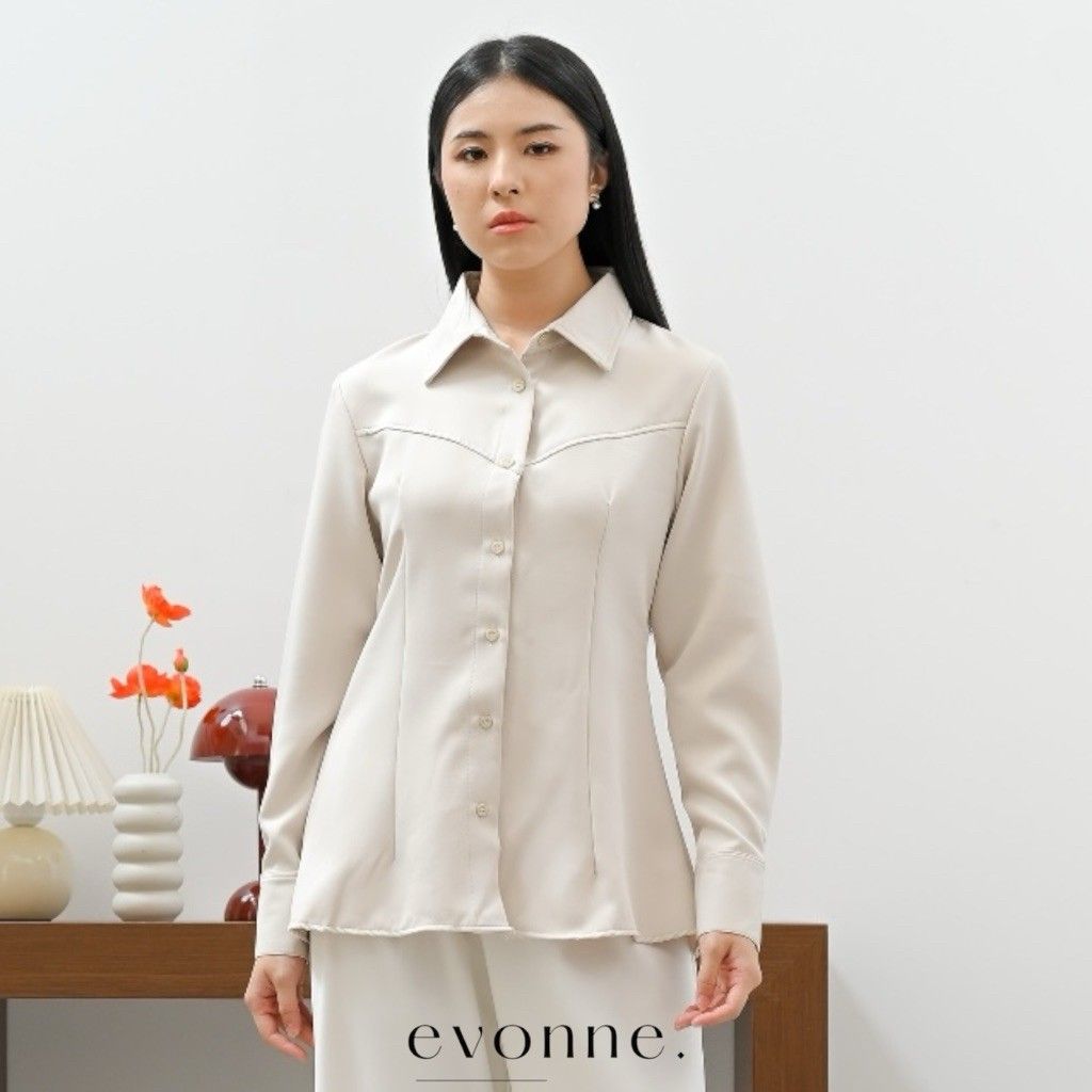 EVONNE Orlea Kemeja Fitted Mewah Wanita Top Cotton Shirt Blouse Atasan Wanita Elegan Lembut Simple Oversize Beige L to XL