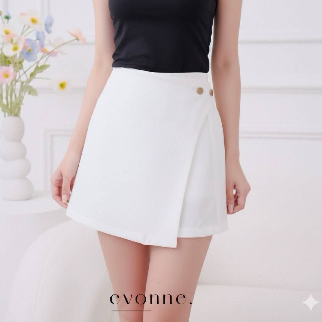 Evonne HaSeul Skorts White L to XL
