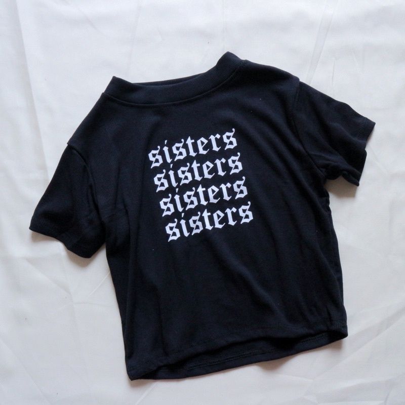 SISTERS RIB CROP TOP BY THECLRSHOP BLACK