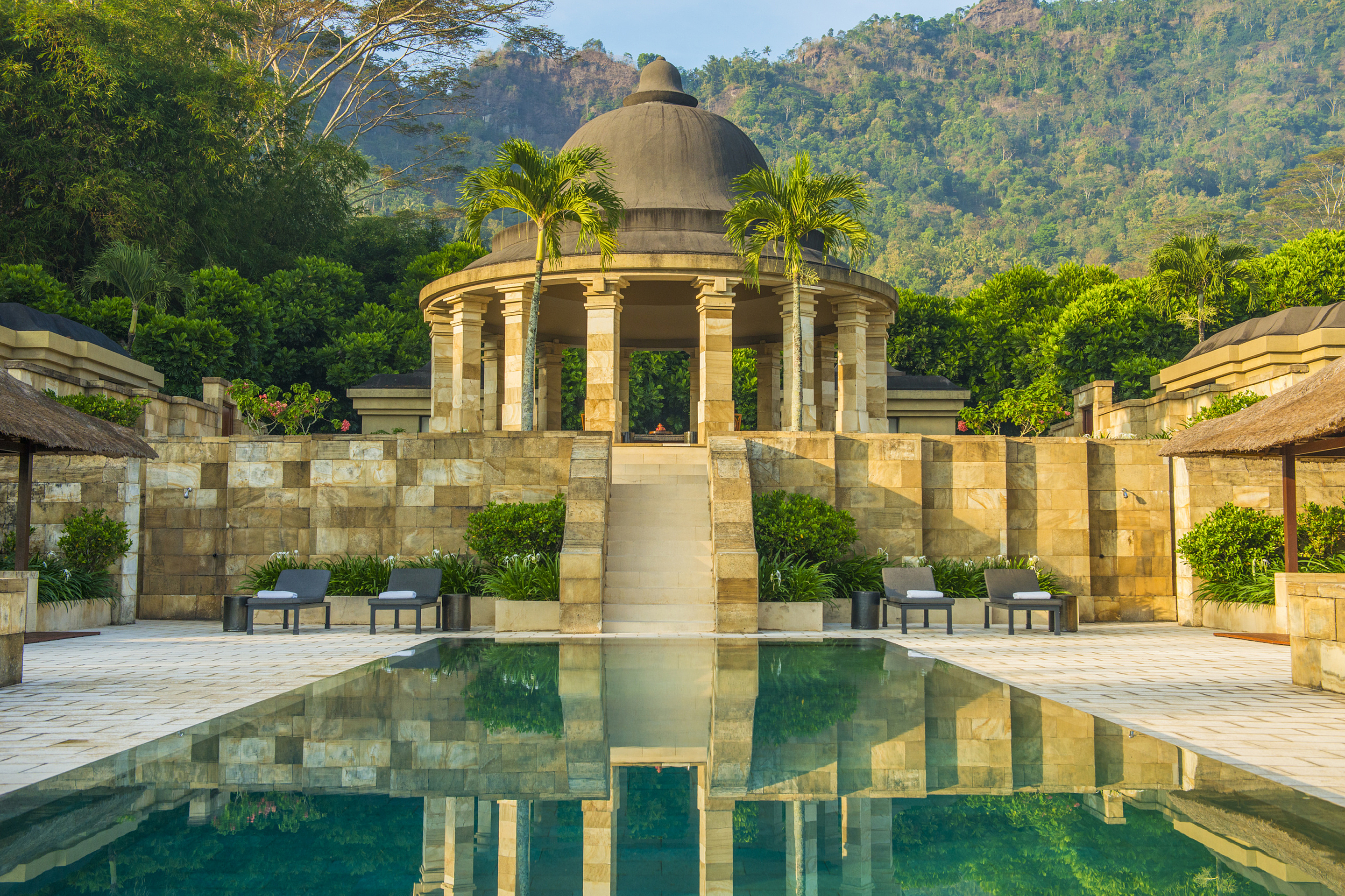 Indonesië Java Amanjiwo zwembad 2