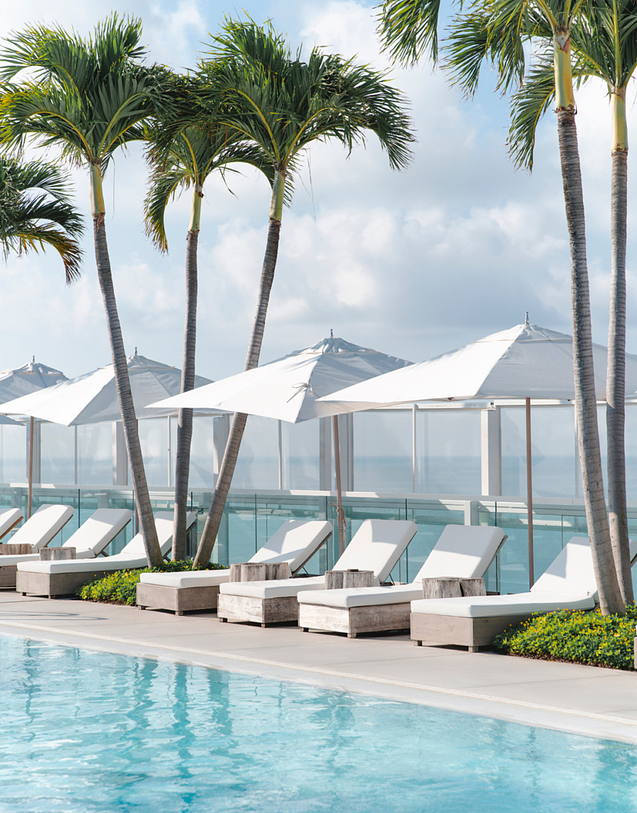 Rooftop Pool 4h2880