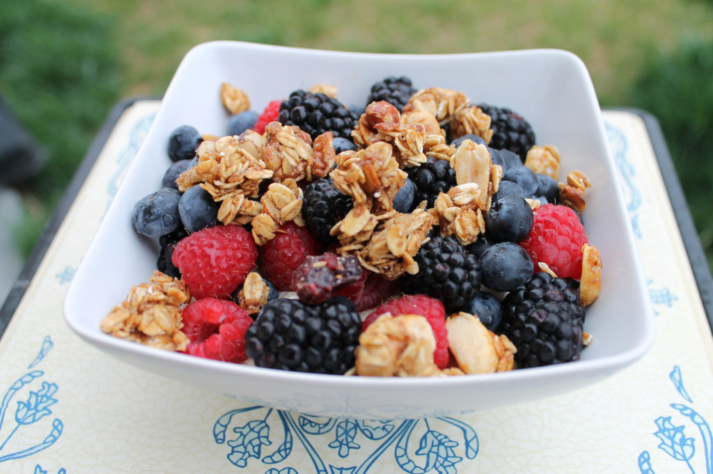 Fruit-Granola-Bowl