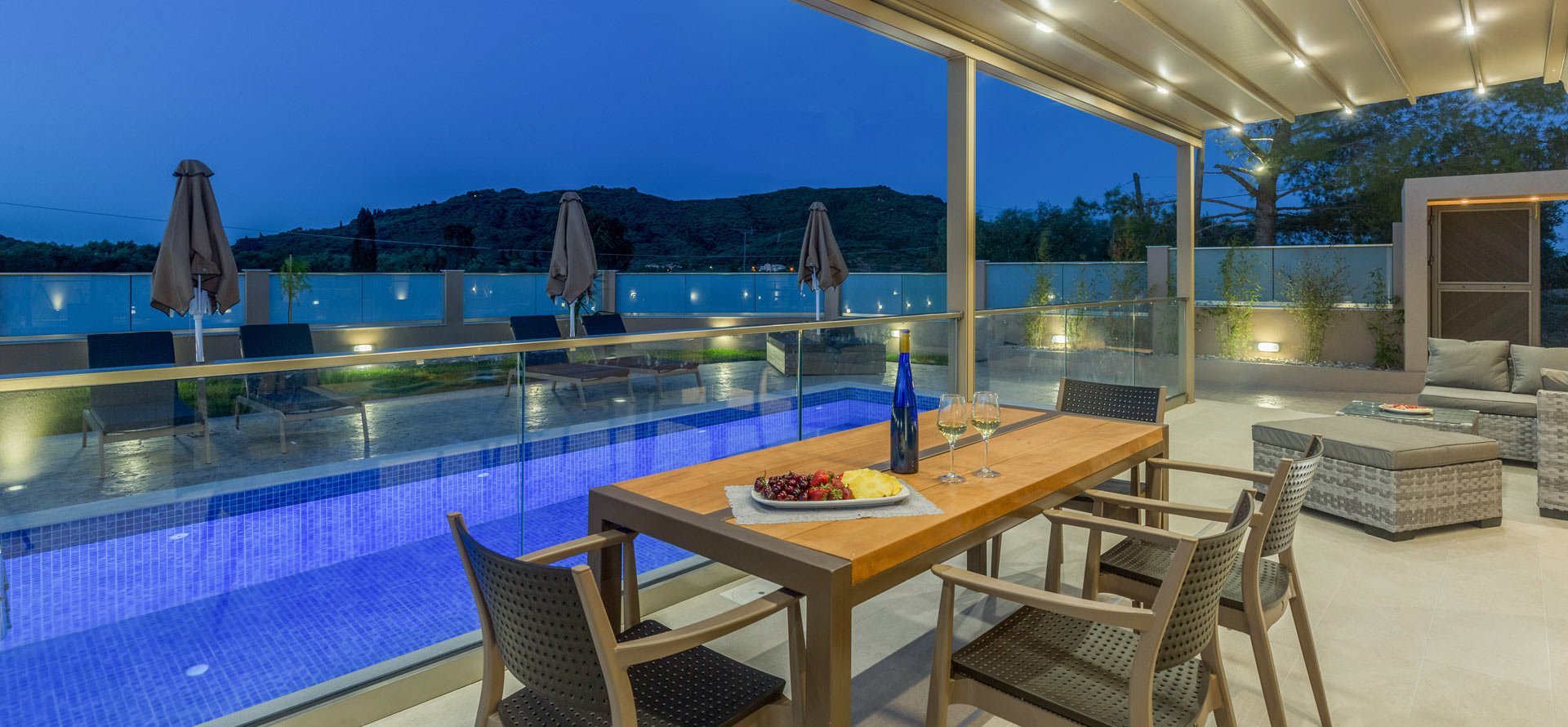 Amelia Residence Zakynthos, πίσω αυλή με θέα την πισίνα