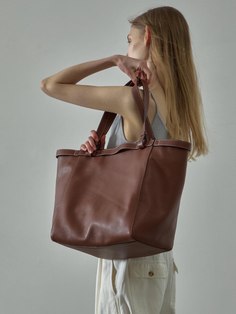 Celery Leather Tote Bag [Cognac]