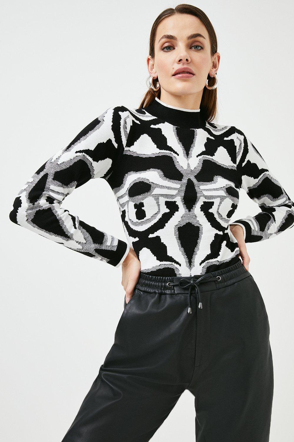 Textured Jacqaurd Knitted Jumper - Mono