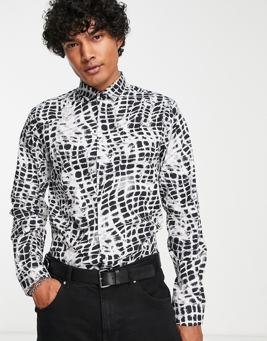 Twisted Tailor fense revere collar shirt in black and white snakeskin print-Multi