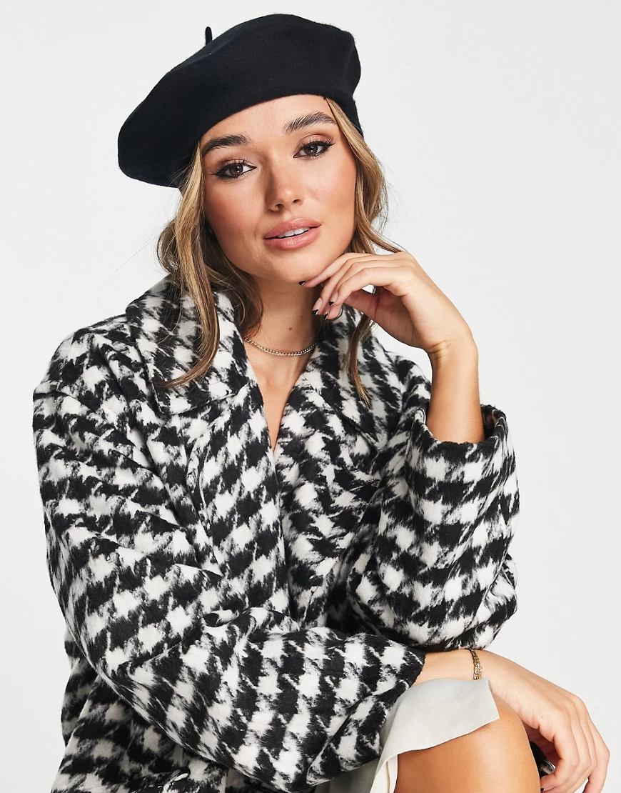 Pieces wool beret in black