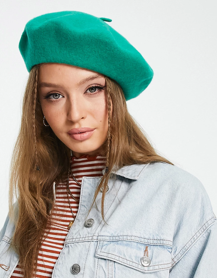 Pieces wool beret in bright green