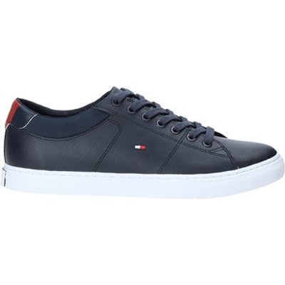 Tommy Hilfiger  FM0FM02577  men's Shoes (Trainers) in Blue