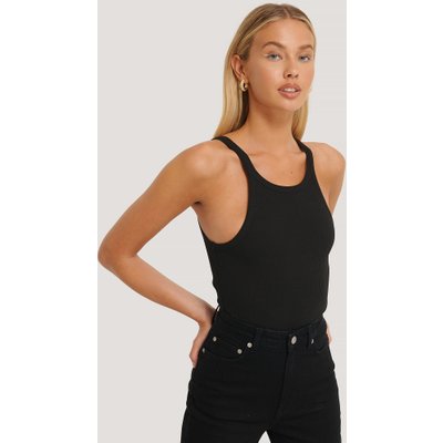 Misslisibell x NA-KD Round Neck Ribbed Singlet - Black