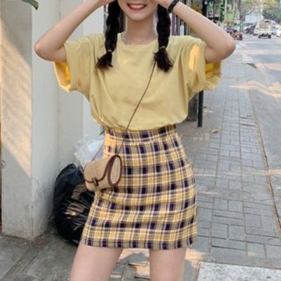 Crew-Neck Short-Sleeve T-Shirt / Plaid Mini A-Line Skirt