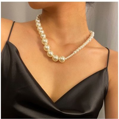 White Pearl Design Metal Detail Necklace