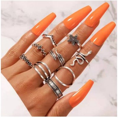 Metal Detail Snake Design Silver Ring Set