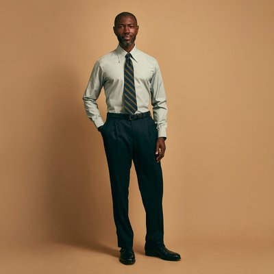 Green Weekend Fit Shirt with Long Point Collar and Single Button Cuffs