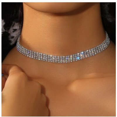 Round Rhinestone Detail Silver Metal Necklace