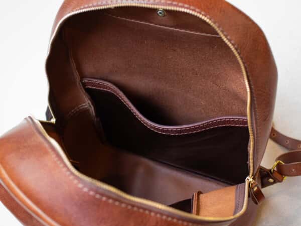 31.4×22×厚み1.5cmのPCとA4ファイルを収納