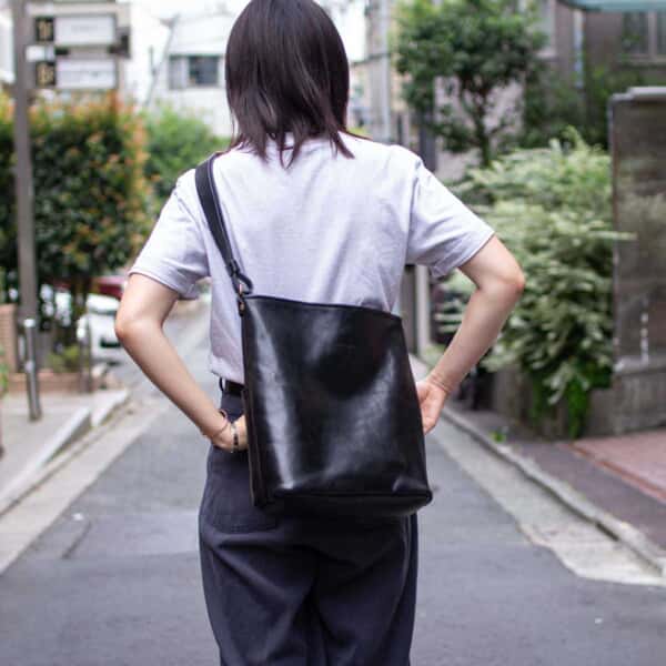 バレーナショルダー