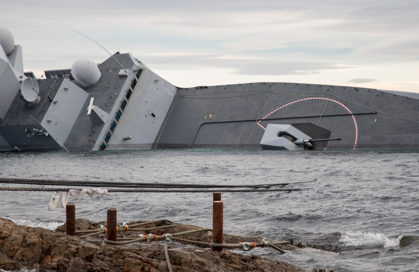 Anbud365: Hevingen av KNM Helge Ingstad – 14 timer før bergingsleverandør var på plass