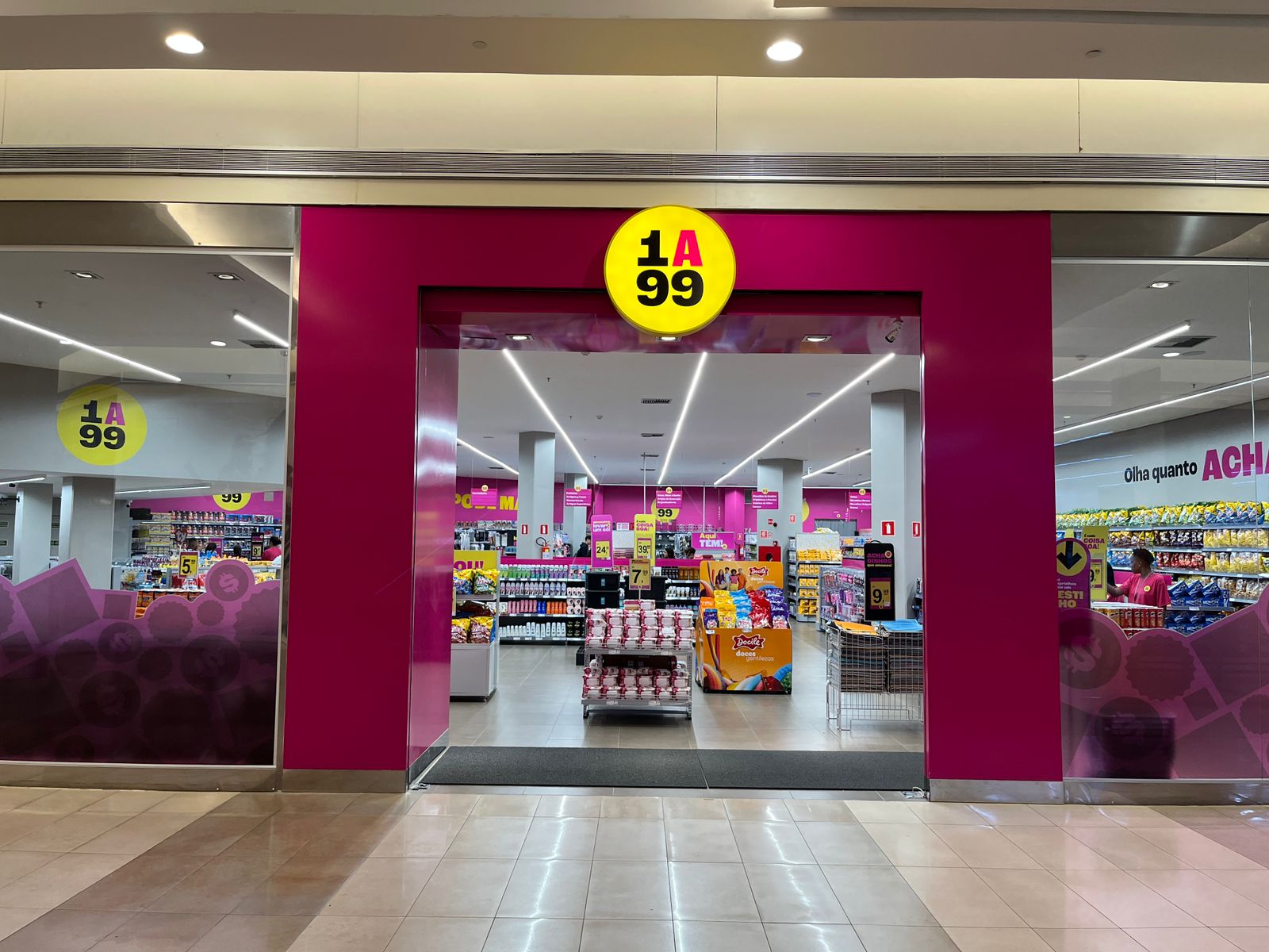 1A99 Golden Square Shopping